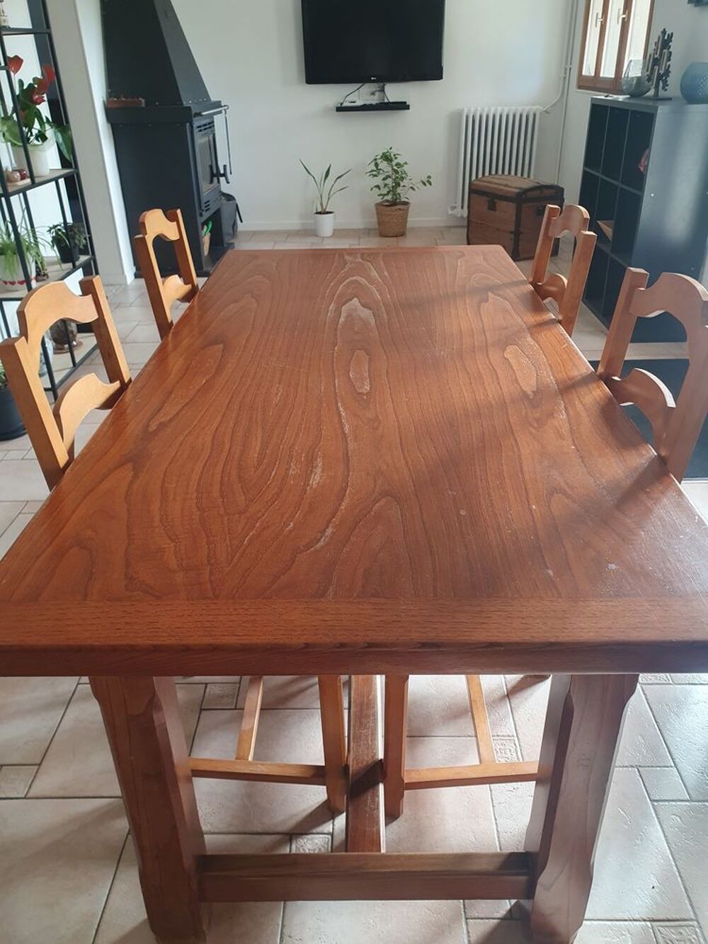 Buffet, table et quatre chaises Meubles
