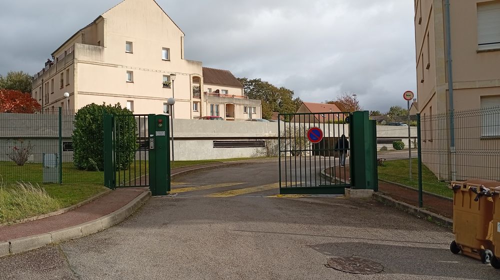 Vente Parking/Garage LIMAY 78520 PARKING et CAVE Limay
