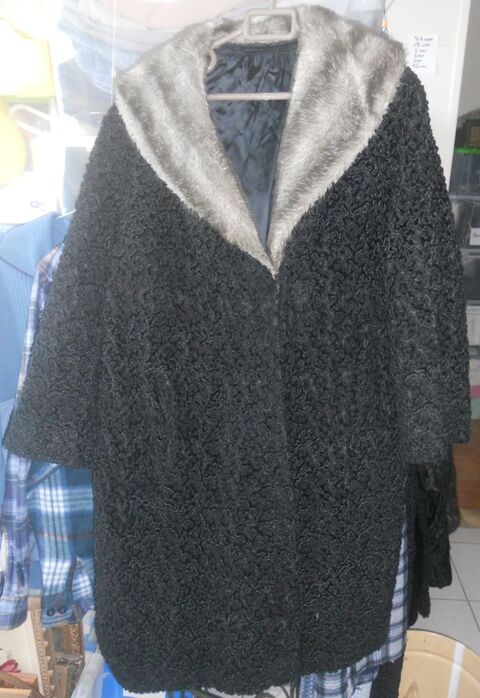 Manteau astrakan v�ritable col fourrure grise 30 Bourseville (80)