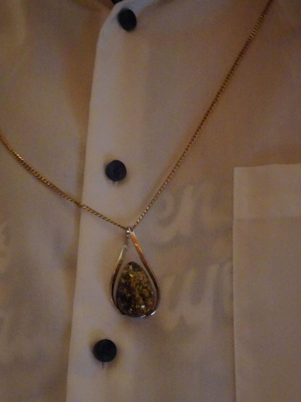 Pendentif en ambre Bijoux et montres