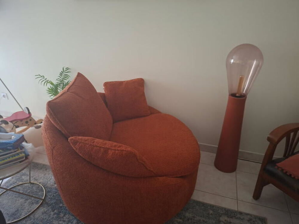 Magnifique fauteuil de la Maison XXL en parfait &eacute;tat Meubles