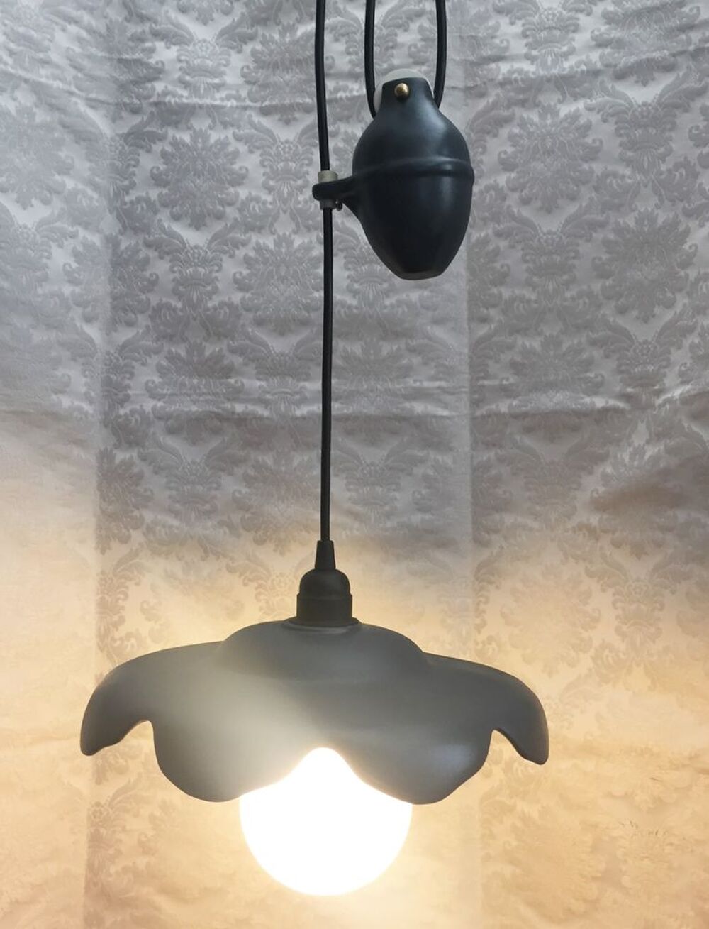 ANCIEN LUSTRE SUSPENSION MONTE-BAISSE ART D&Eacute;CO VINTAGE Tbe Décoration