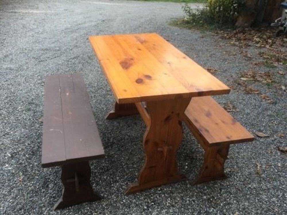Table bois et 2 bancs Meubles