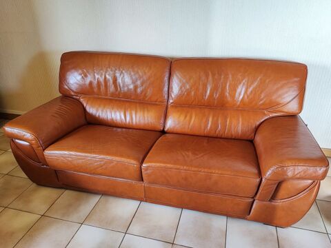 Ensemble en cuir cognac canap, deux fauteuils et deux poufs 1200 Lucinges (74)