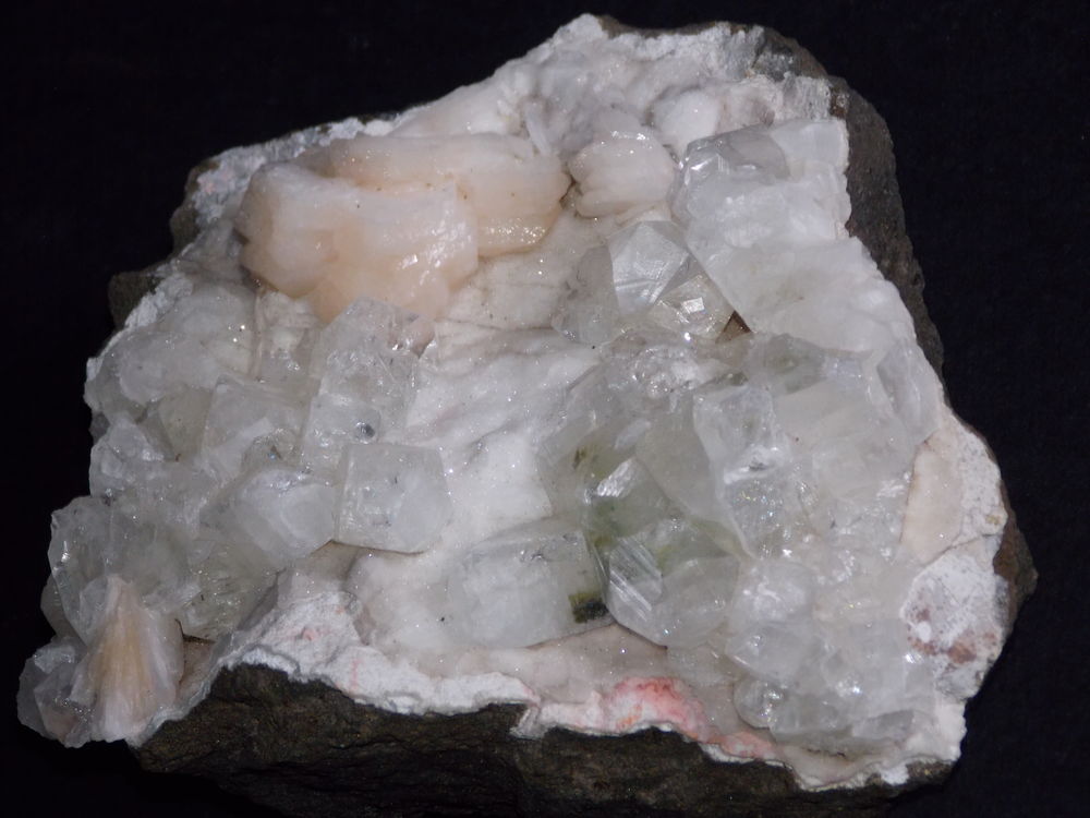 Apophyllite Stilbite Inde 676gr 118 x 104 x 51 mm 
