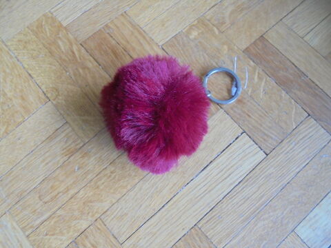 Porte-clés pompon rouge (74) 2 Tours (37)