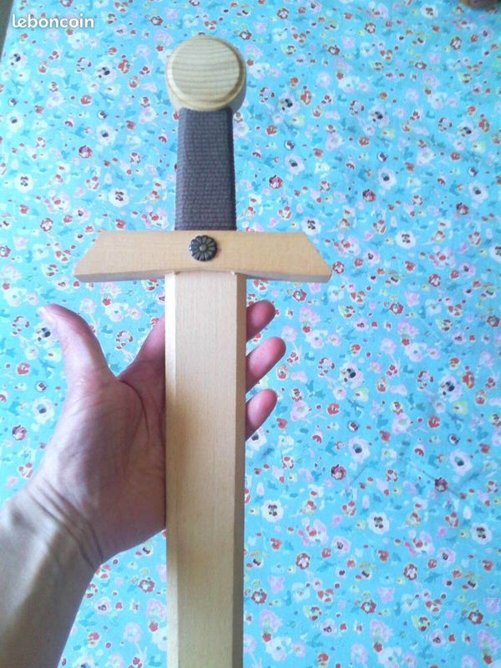 Belle &eacute;p&eacute;e en bois
Jeux / jouets