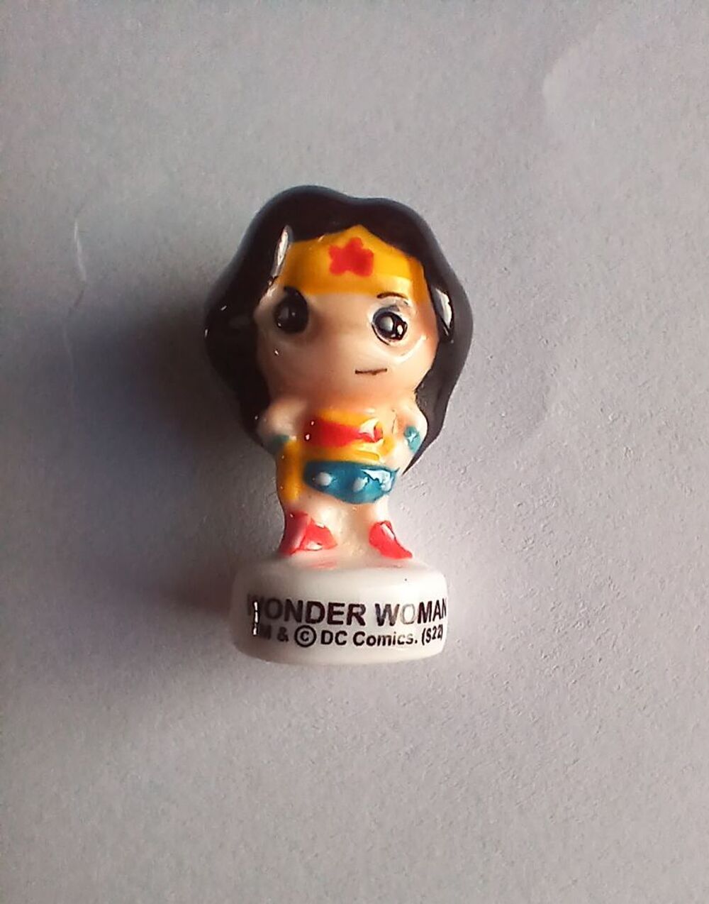 FEVE WONDER WOMAN ET COURONNE 