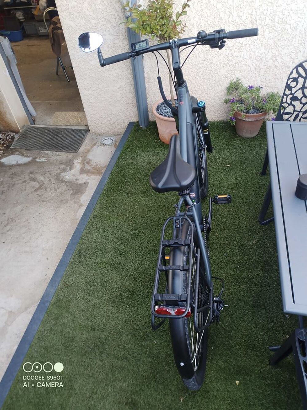 v&eacute;lo &eacute;lectrique en super &eacute;tat Vlos