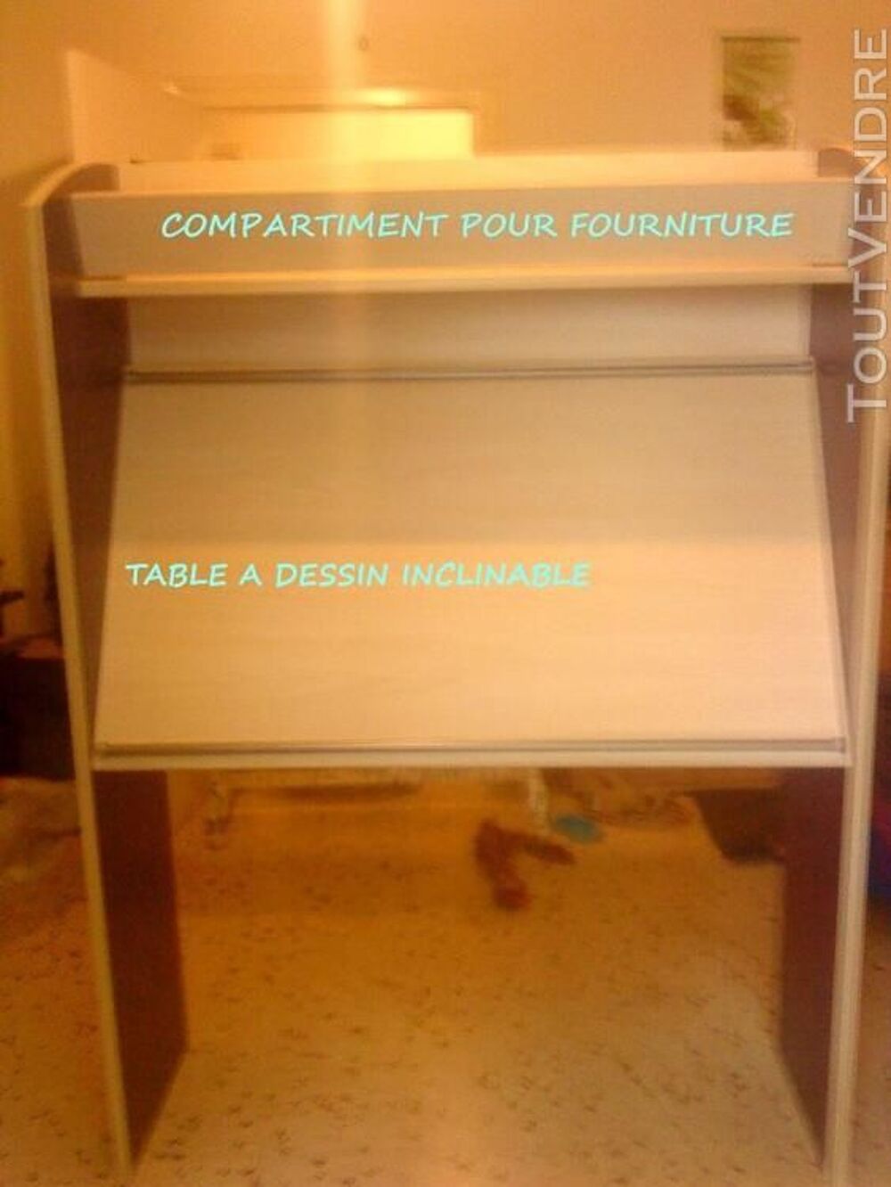 TABLE DE DESSIN INT&Eacute;GR&Eacute; DANS MEUBLE POUR DESSIN Jeux / jouets