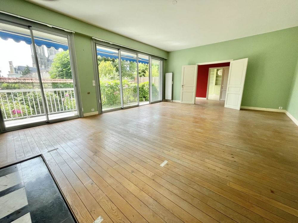 Vente Appartement Appartement 6 pièces avec jardin, dépendance garage et cave Reims