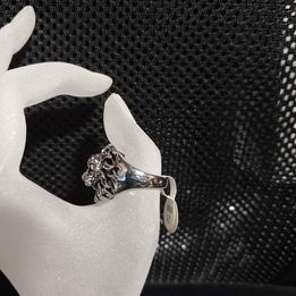 Bague avec t&ecirc;te de lion Bijoux et montres