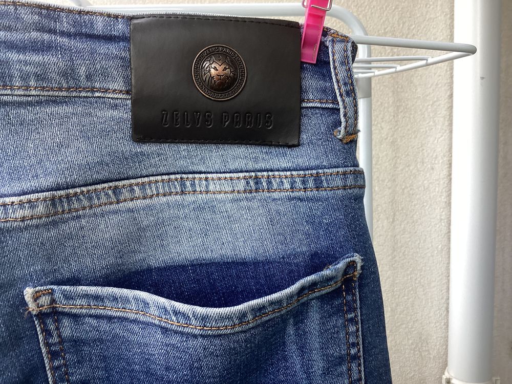 Lot de Jeans et un short homme Vêtements