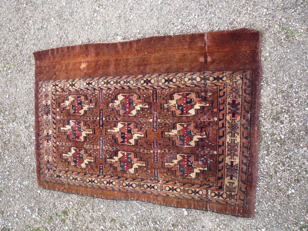 Tapis d'orient nou&eacute; main
112cm x 73cm Décoration