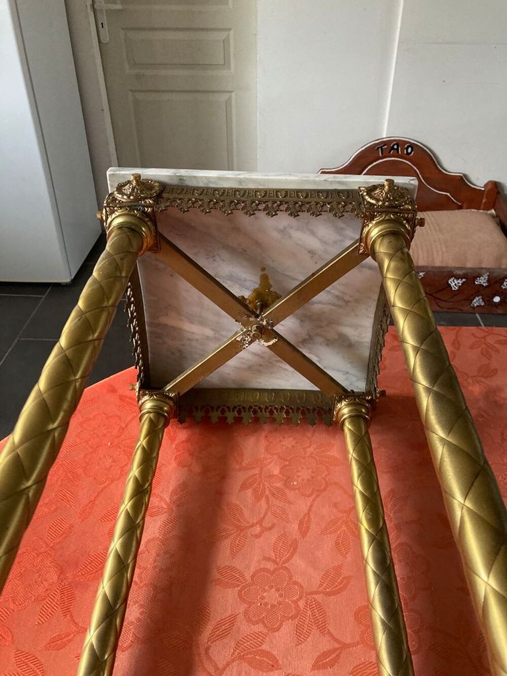 Magnifique table d'appoint en bronze et marbre Décoration