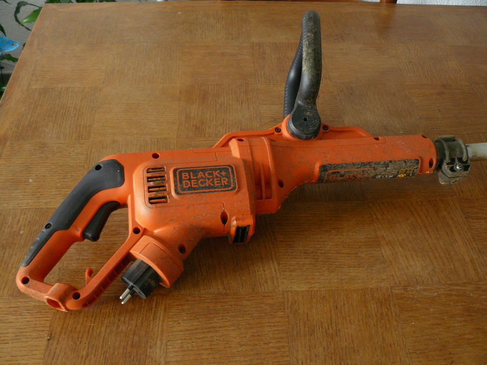 D&eacute;broussailleuse Black et Decker "bibi" Jardin