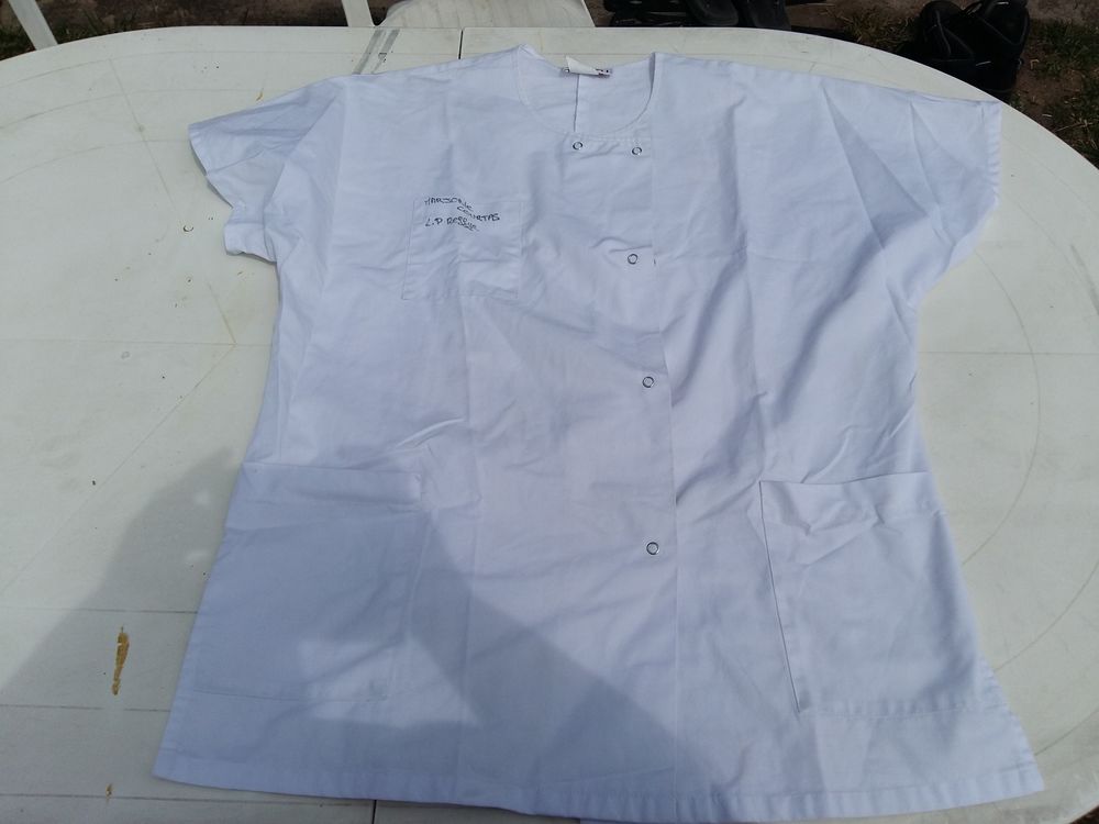 Blouse blanche, peignoir, tablier plastique Vêtements