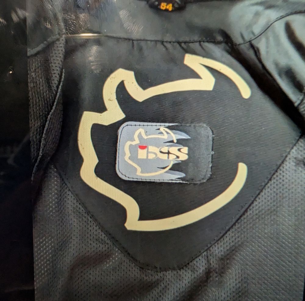 Blouson de moto cuir marque IXS Vêtements