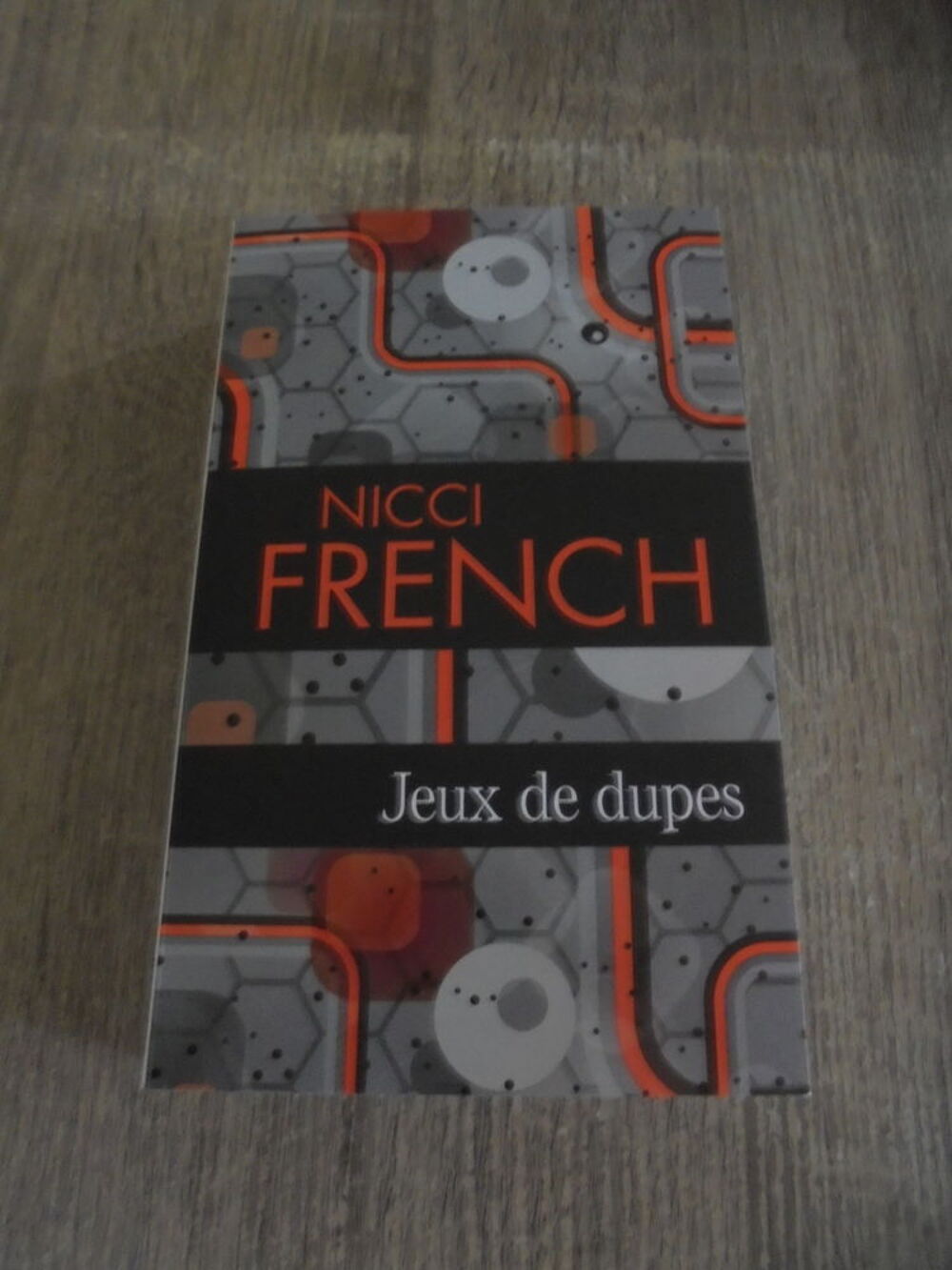 Jeux de dupes (106) Livres et BD