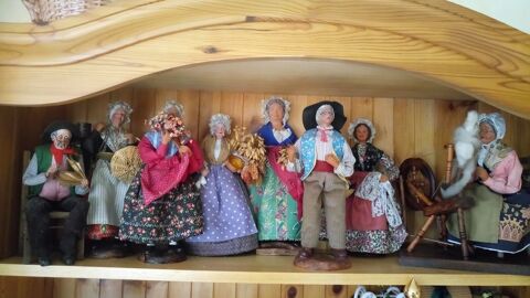 Lot de santons 40 Aubagne (13)