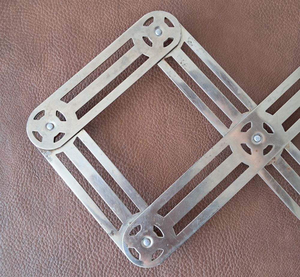 dessous de plat en m&eacute;tal m&eacute;tallique style vintage pliable Cuisine