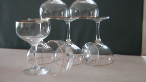 12 coupes � champagne en cristal mod�le   Beaulieu  96 Villeurbanne (69)