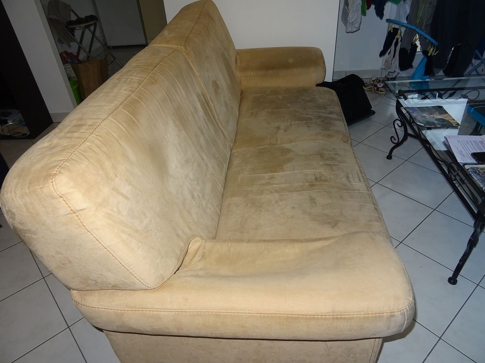 vends canap&eacute; convertible et 2 fauteuils A DEBATTRE Meubles