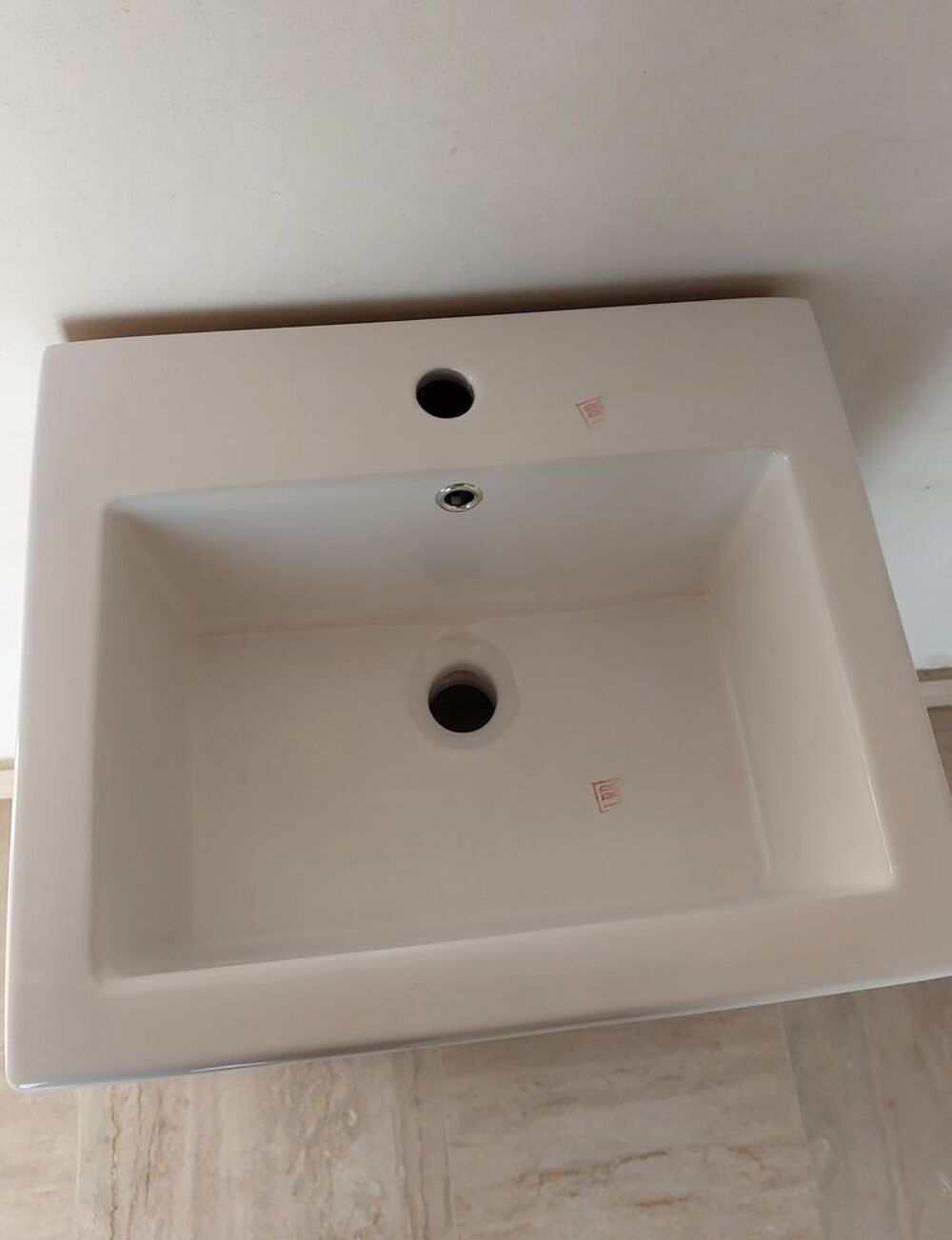 Lavabo c&eacute;ramique totem blanc sur colonne neuf Décoration