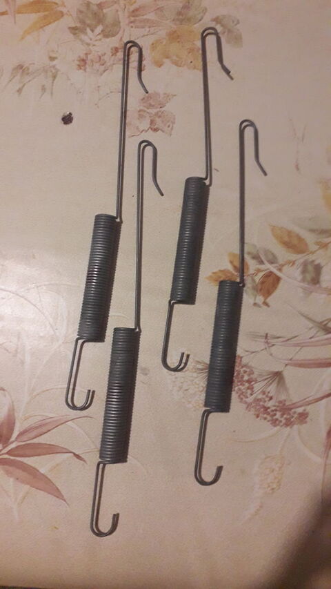 Ressorts de suspension lave linge. 24 Flers-en-Escrebieux (59)