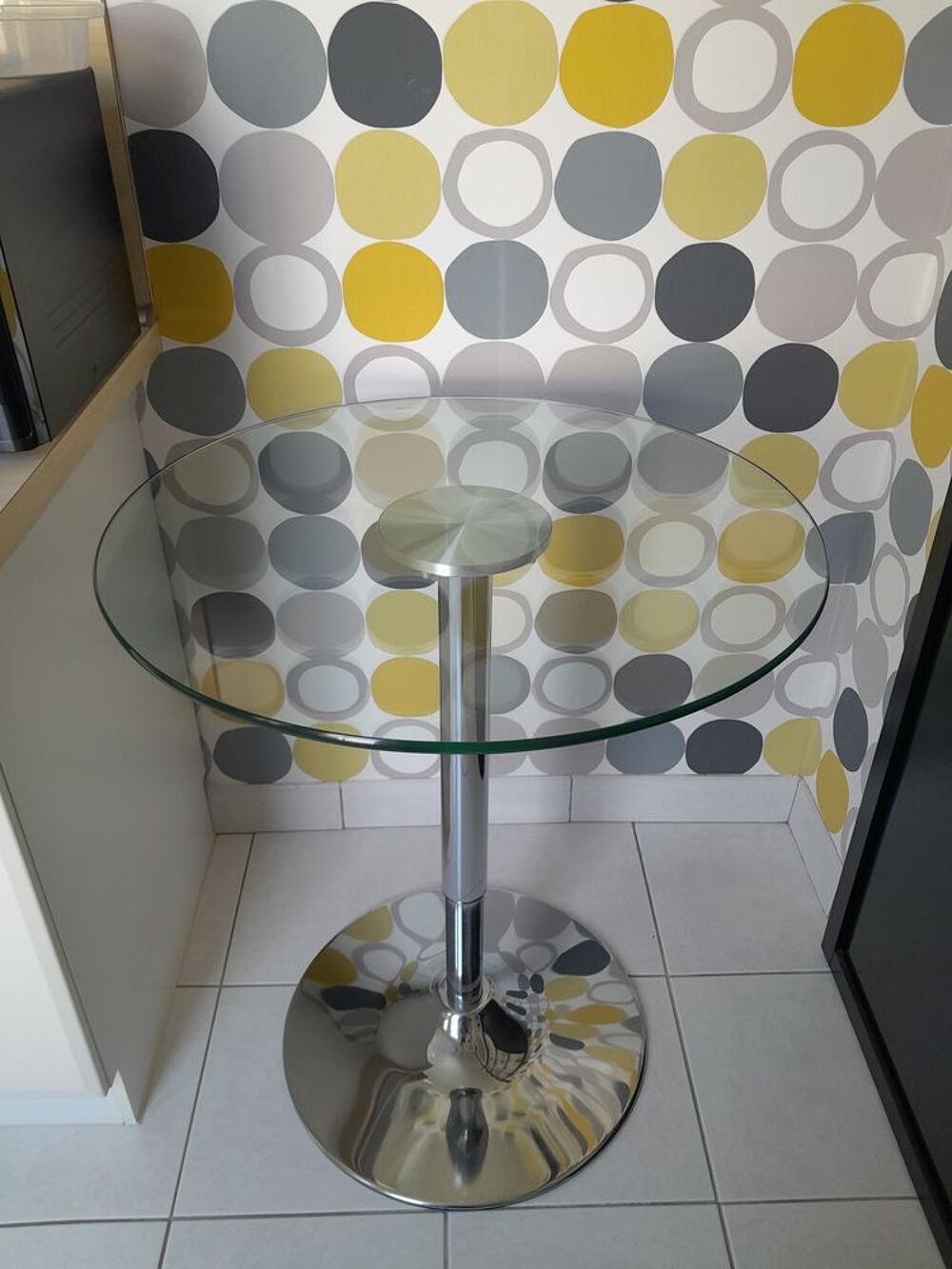 Table ronde plateau verre
Meubles