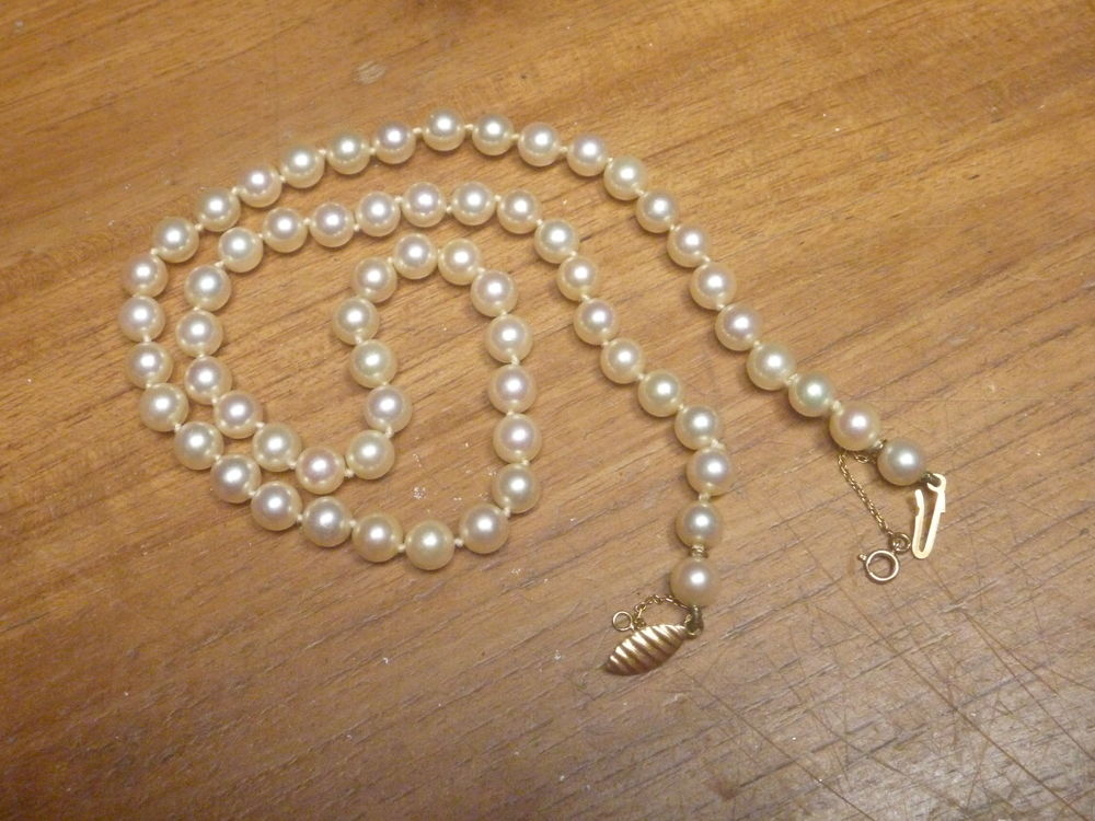 collier de perles Bijoux et montres