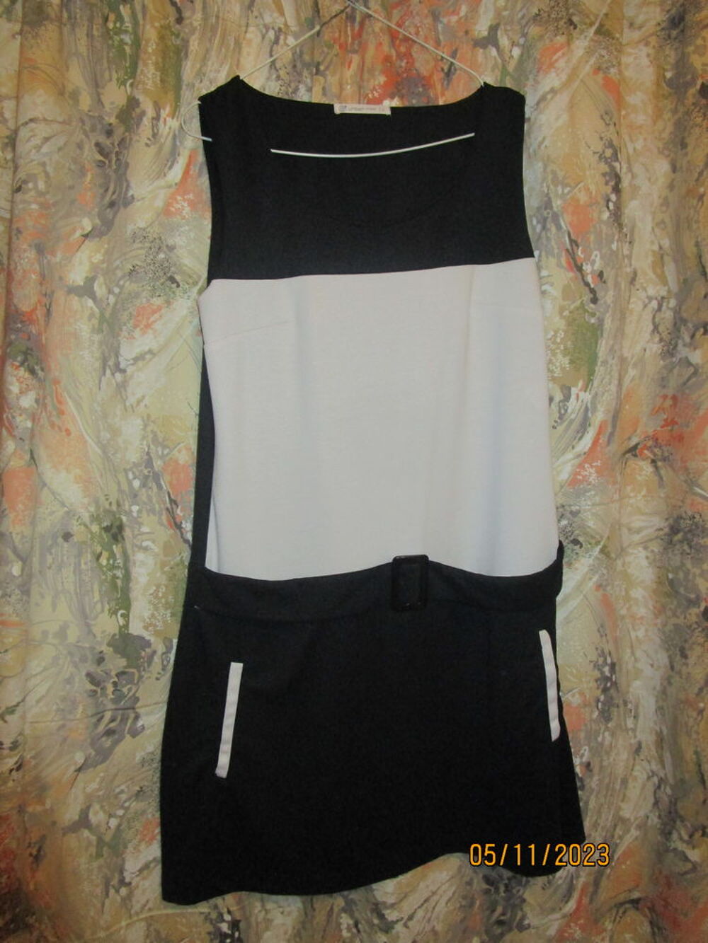 robe droite noire et blanche style vintage, marque G urben Vtements