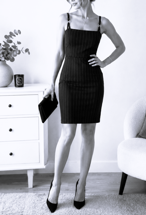 Robe tailleur femme jennyfer S 36 noir bretelles TBE Brienne-le-Château (10)