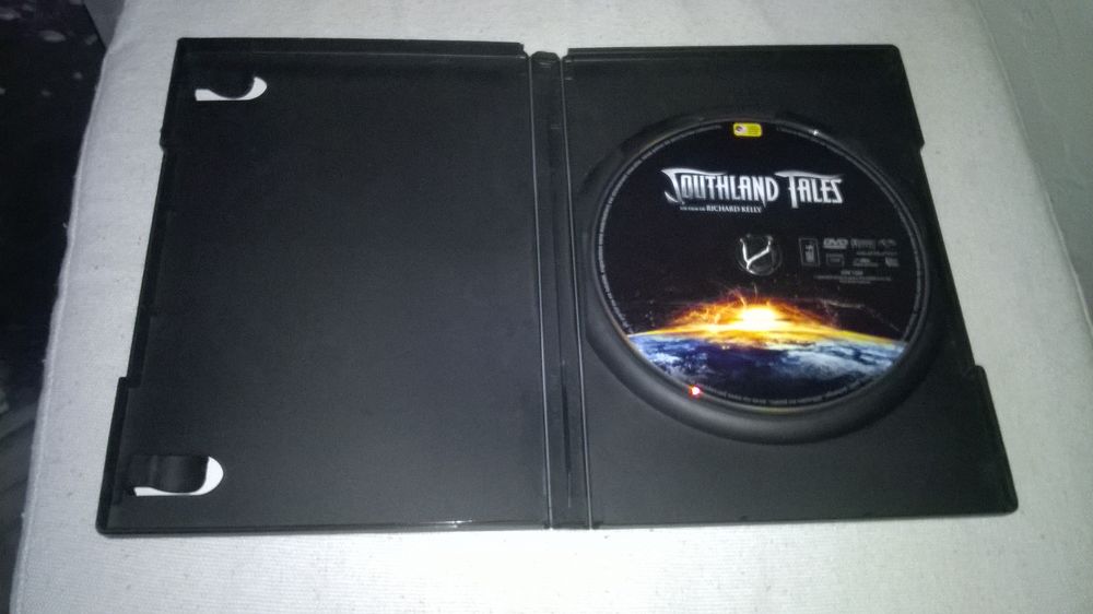 DVD Southland Tales
Dwayne Johnson Sarah Michelle Gellar
2 DVD et blu-ray