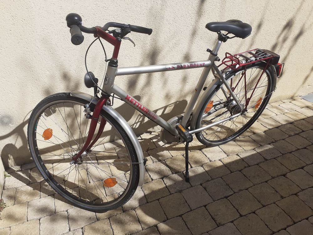 V&eacute;lo tout aluminium 7 vitesses dans le moyeu. Vélos