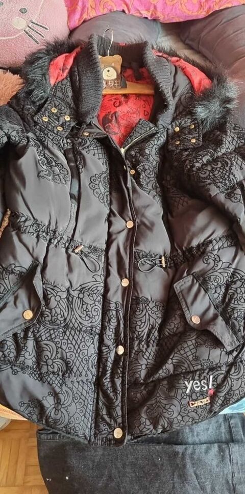 Tr�s belle parka Desigual noire T46 45 Oullins (69)