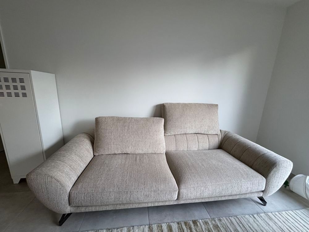 Canap&eacute; et pouf roche bobois neuf couleur beige sable Meubles