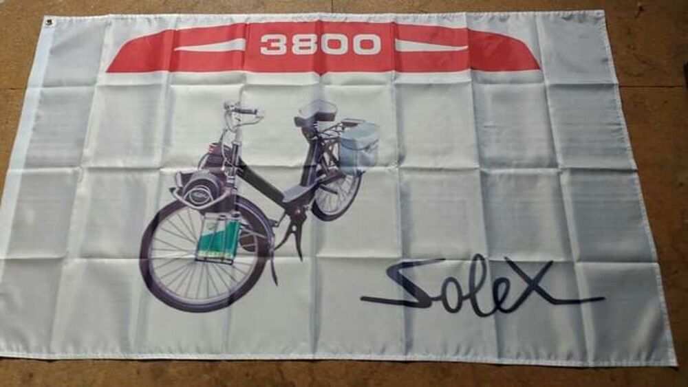Drapeau Solex 3800, neuf Décoration