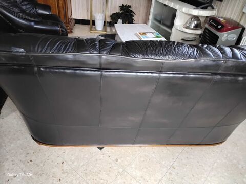 2 fauteuils et 1 canap�en Cuir. 350 Grainville-sur-Odon (14)
