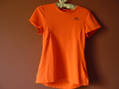 T-shirt Fille 34 XS kalenji sport TBE 2 Brienne-le-Chteau (10)