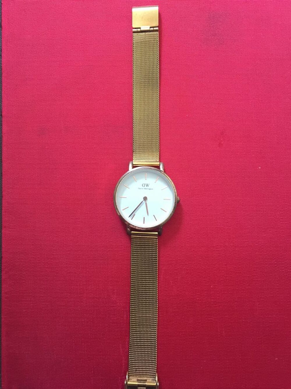 MONTRE DANIEL WELLIGTON 
Bijoux et montres