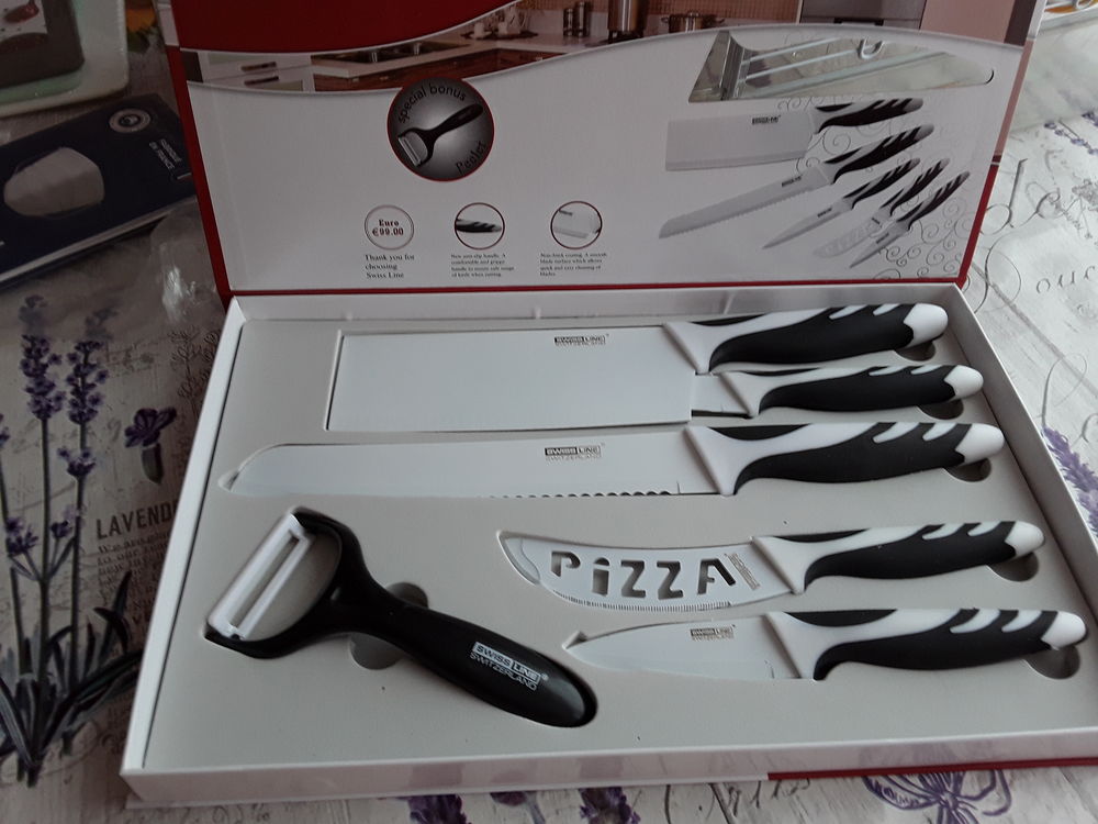 coffret couteaux neufs Cuisine