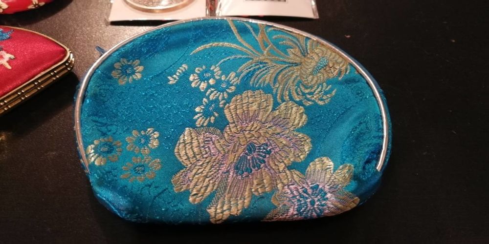 Petit portefeuille en soie traditionnelle pour femmes Maroquinerie