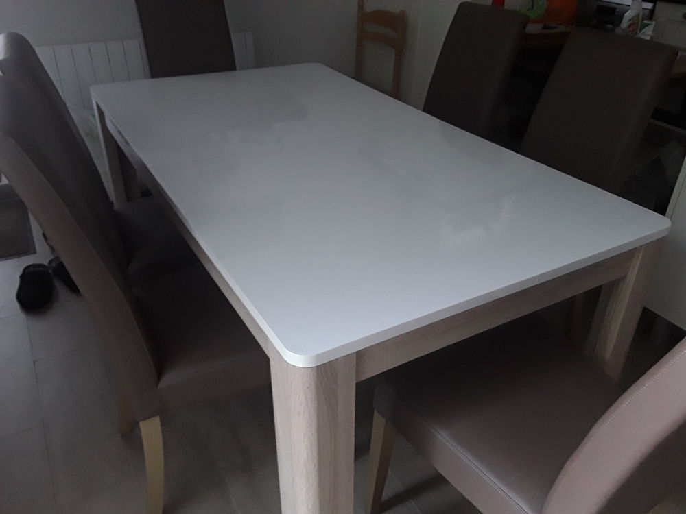 Table de s&eacute;jour et 6 chaises Meubles