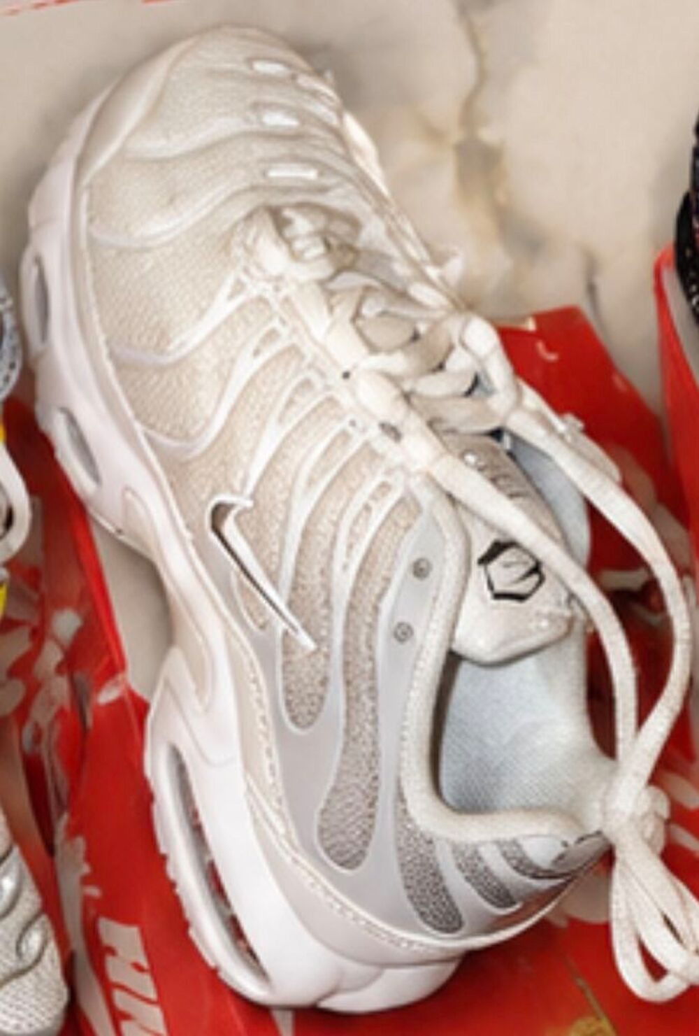 Basket de sport gris et jaune &agrave; lacets Chaussures