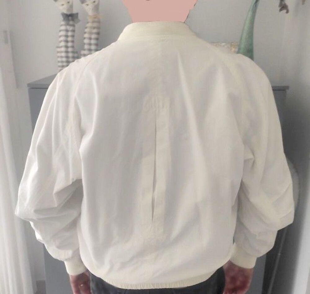 Blouson d'&eacute;t&eacute; blanc en coton., taille 3 / L
V�tements