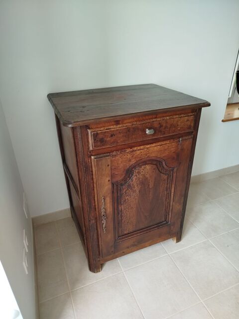 Confiturier ancien en noyer H 101 cm l 76 cm pro
60 cm 90 Saint-Jean-d'Hérans (38)