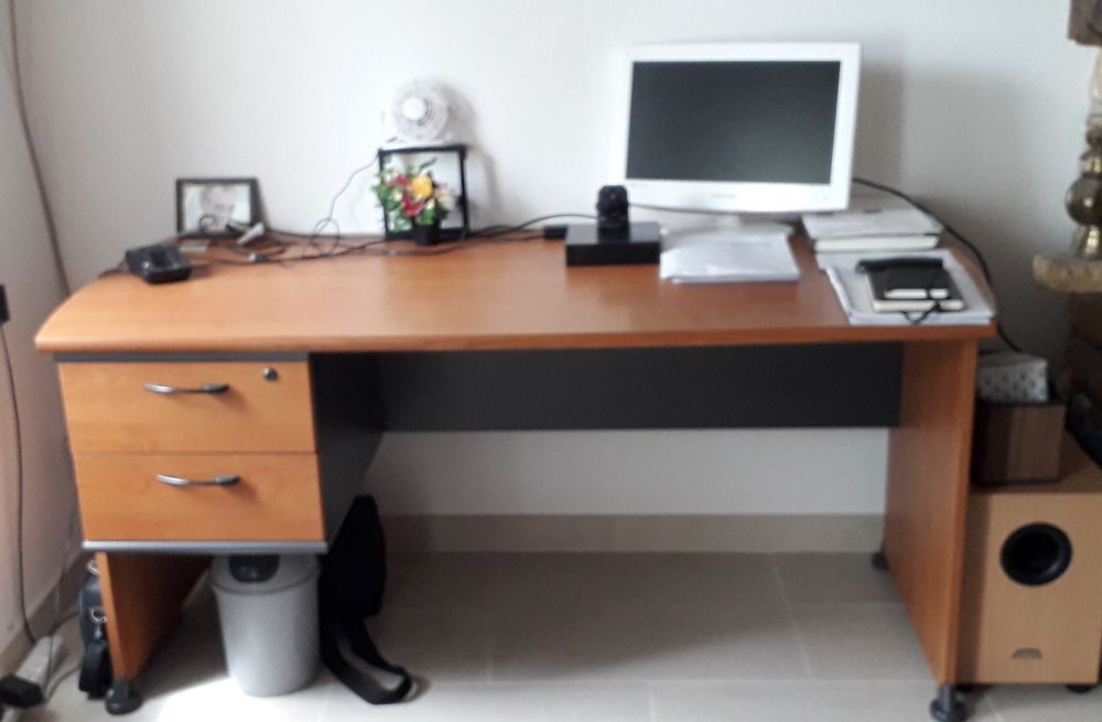 Grand bureau moderne Meubles