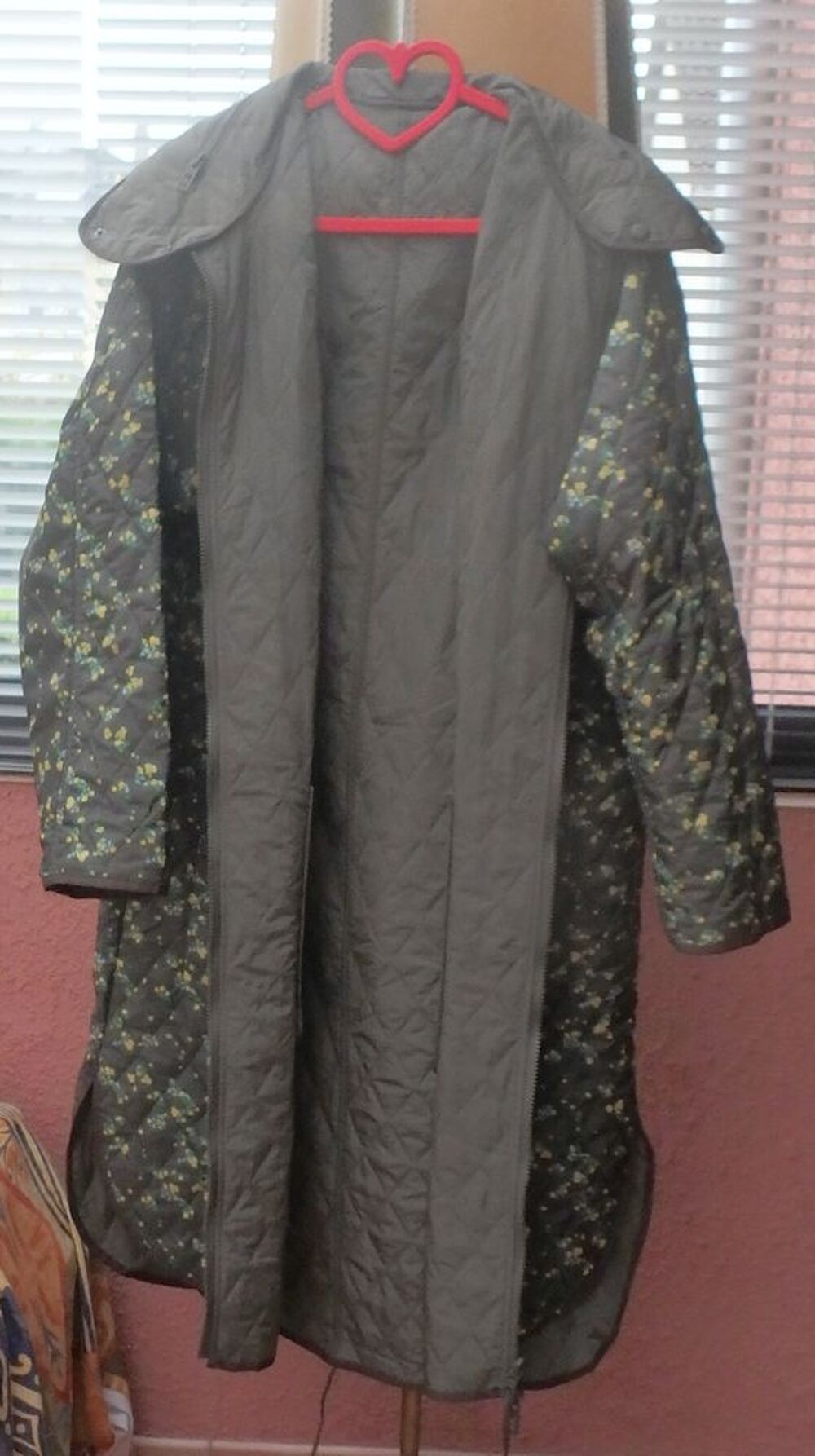 Manteau long coupe oversize vert fonc&eacute;, capuche, taille L Vêtements