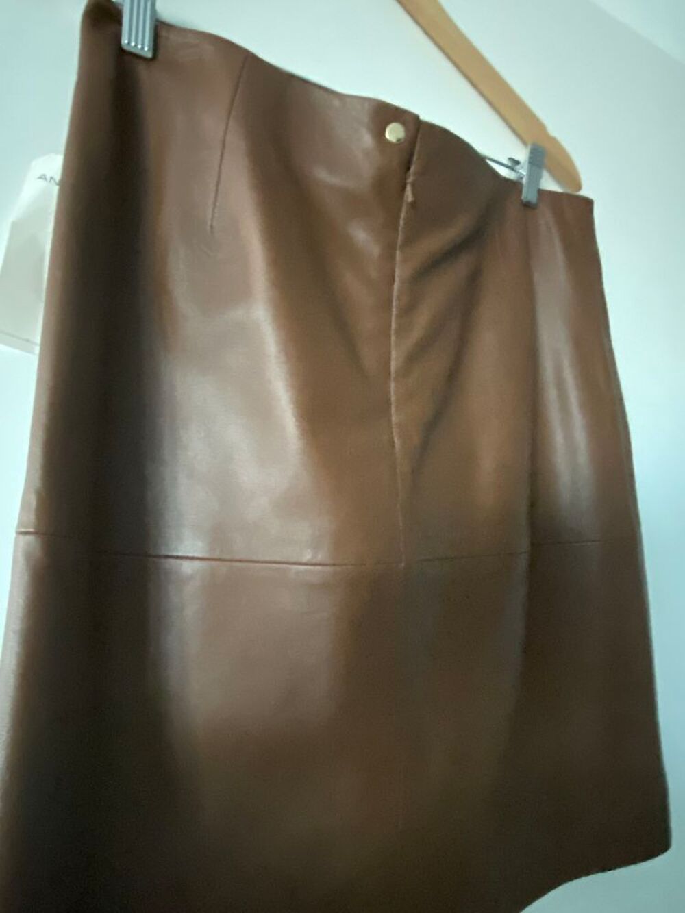 Jupe cuir neuve Vêtements